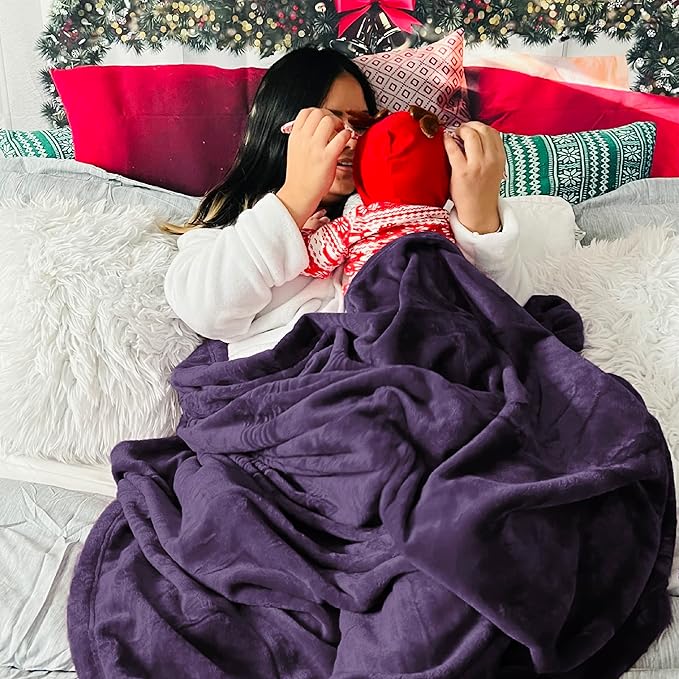 Bedsure GentleSoft Fleece Blanket Twin Size Purple - Image 5