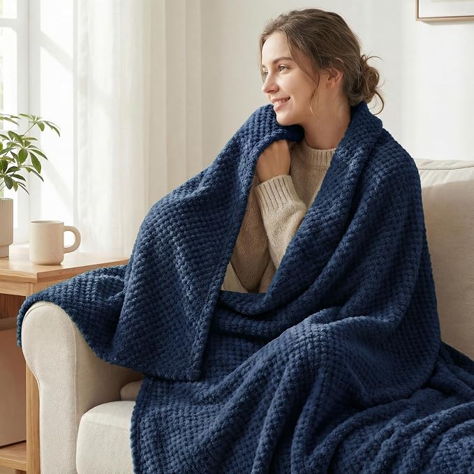 Exclusivo Mezcla Fleece Bed Blanket Queen Size, Super Soft and Warm Blankets - Image 2