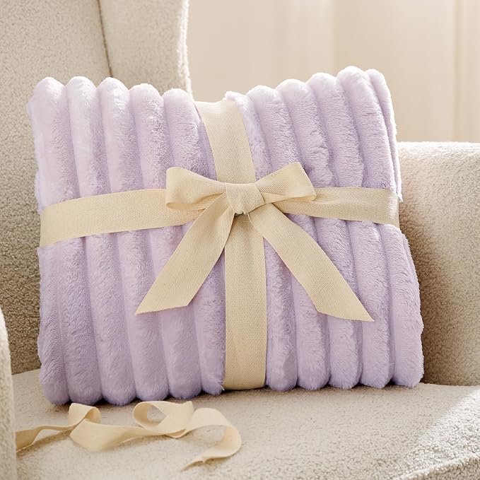 Bedsure GentleSoft Lavender Fog Fleece Blanket - Image 8